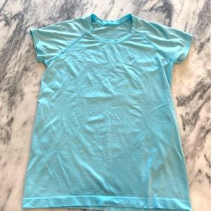 Lululemon “swiftly tech” tee